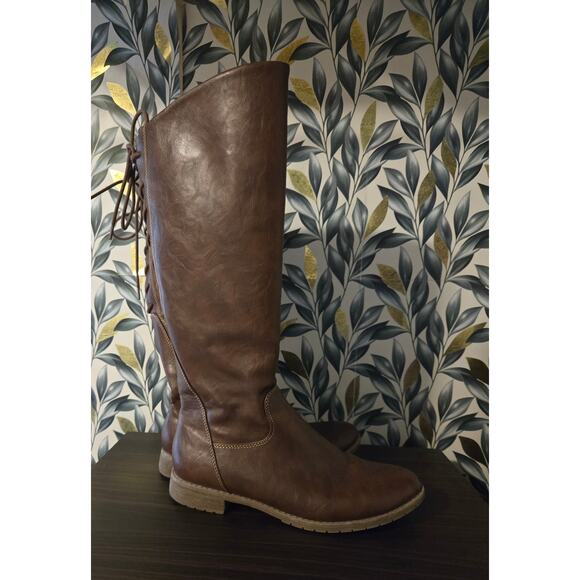 Eurosoft lace back boots for wide or regular calf - Picture 1 of 4